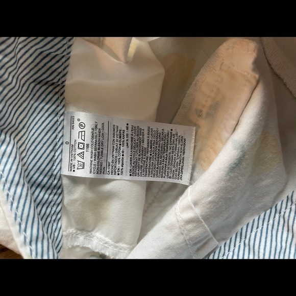 Old Navy Lemon Shorts, size 0 - Picture 4 of 4